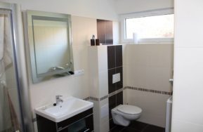 Dřevostavba Easy 48+40 88m2 ze dvou modulů do tvaru T – Jablonec nad Nisou koupelna