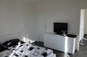 Dřevostavba Easy 48+40 88m2 ze dvou modulů do tvaru T – Jablonec nad Nisou ložnice
