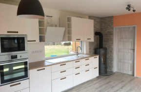Dřevostavba Easy 48 v Podbrdech ve středních Čechách - kuchyňský kout