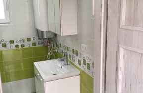 Dřevostavba Easy 48 v Podbrdech ve středních Čechách - koupelna