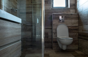 Dřevostavba EASY 48 v Druztové u Plzně - koupelna s WC