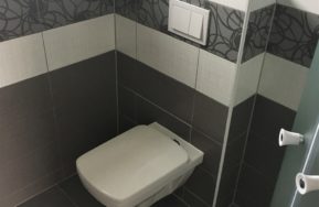 Malá dřevostavba Easy 40 v Křimicích u Plzně - koupelna s WC