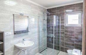 Rodinný dům Easy 48+40 ve Všenicích u Rokycan - koupelna s WC