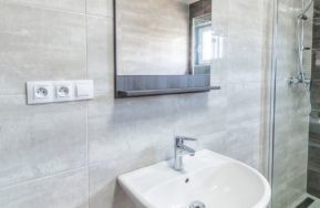 Rodinný dům ve Všenicích na Rokycansku - koupelna