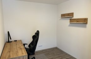 Rodinný dům Easy 48 s velkou terasou v Plzni pokoj