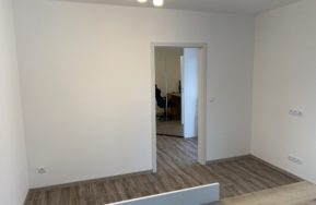 Rodinný dům Easy 48 s velkou terasou v Plzni - obývací pokoj