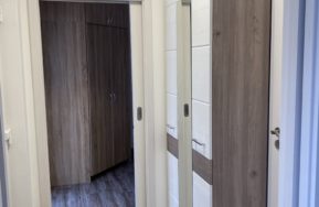 Rodinný dům Easy 48 s velkou terasou v Plzni - chodba