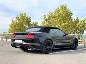 Zapůjčení sportovního vozu Ford Mustang Convertible