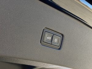 AUDI Q8 50 TDI 210 kW ovládací tlačítka