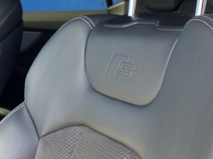 AUDI Q8 50 TDI 210 kW černé kožené sedačky