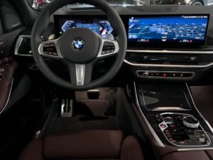 bmw x7 interiér