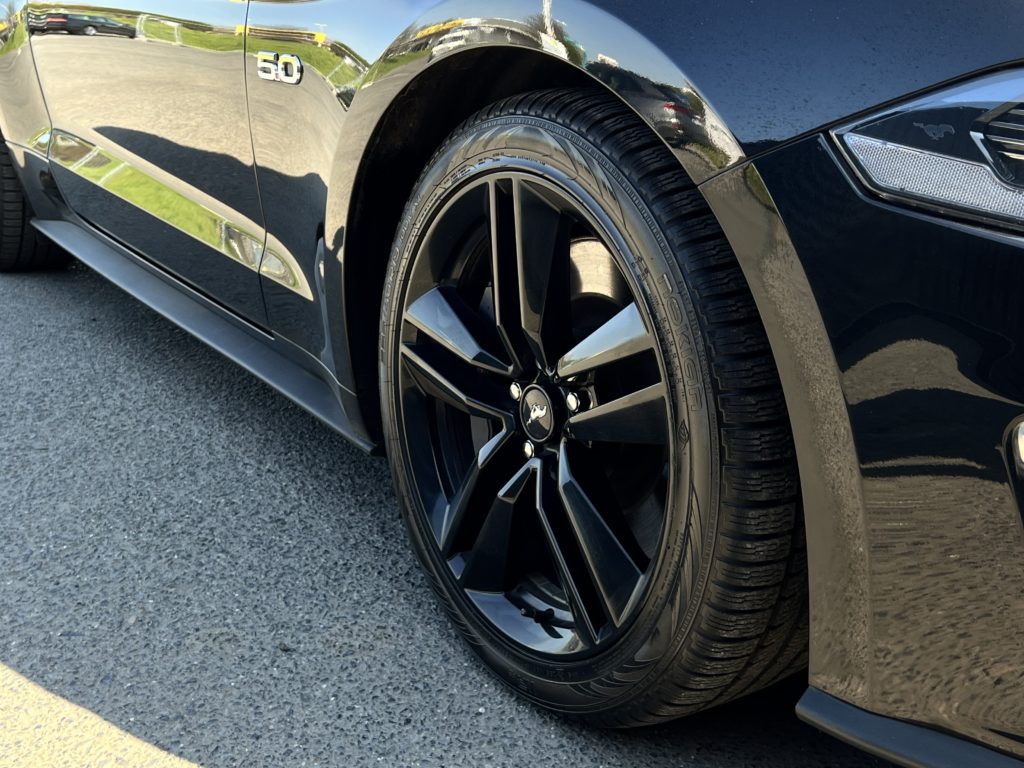Ford Mustang pneumatiky
