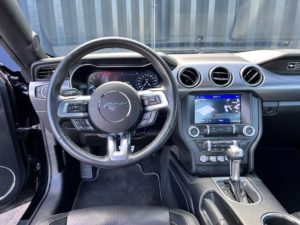 Ford Mustang volant
