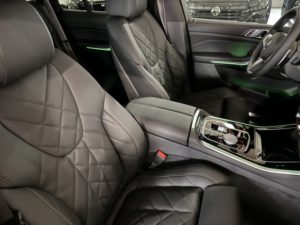 BMW X5 2024 - interiér
